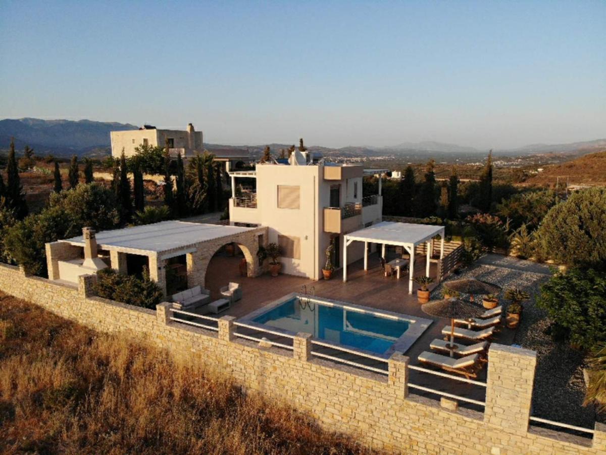 Golden Sky Villa Камиларион Экстерьер фото